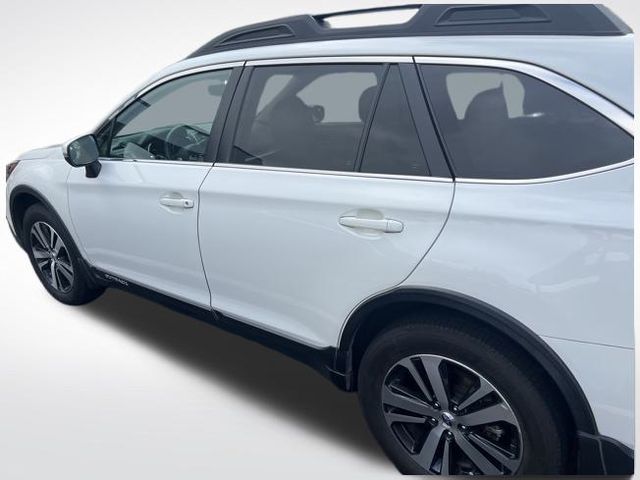 2018 Subaru Outback 2.5i 4