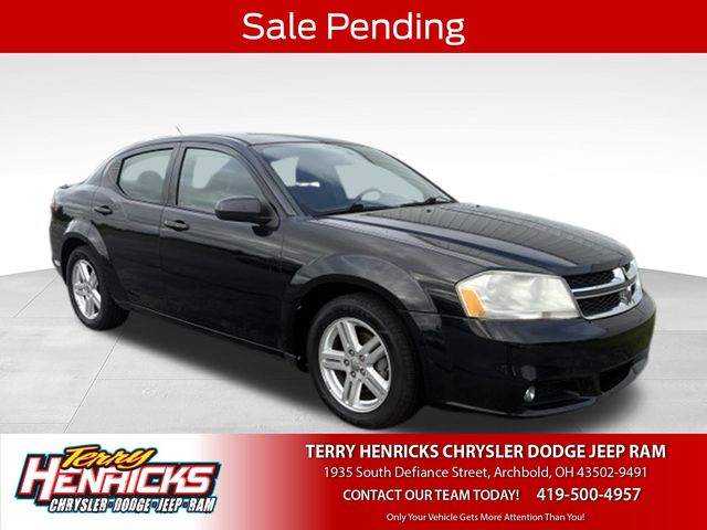 Black Clearcoat 2013 Dodge Avenger Sedan Front-Wheel Drive 6-Speed Automatic