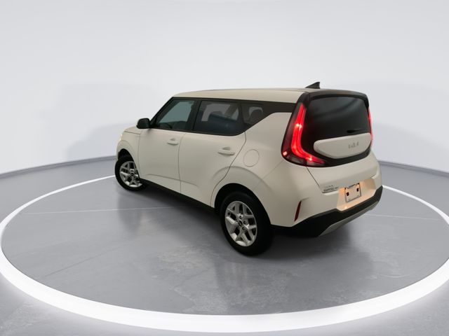 Used 2023 White Kia LX image 4