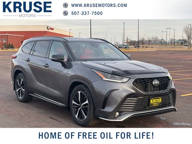 2022 Toyota Highlander XSE