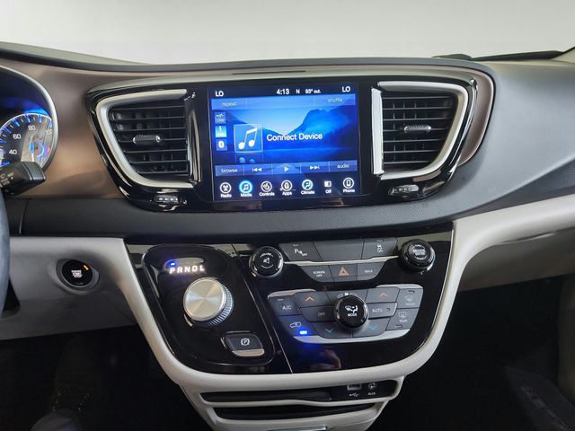 Used 2017 Chrysler Pacifica Van