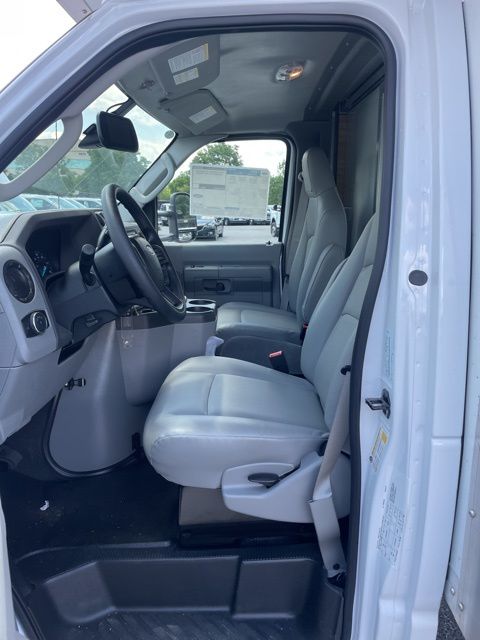 2026 Ford E-Series E-450 SD
