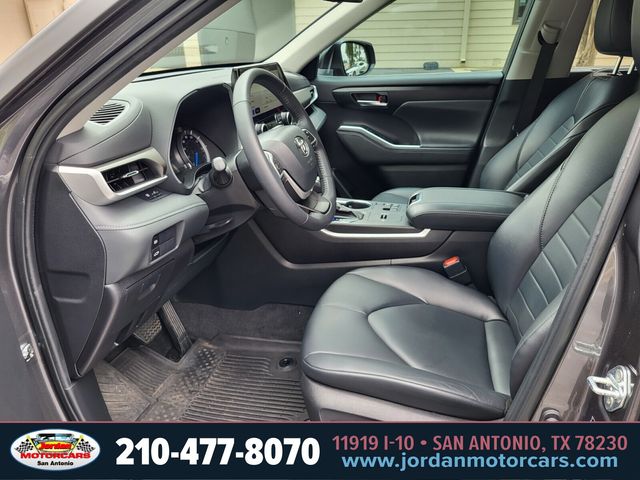 Used Car 2023 Toyota Highlander Hybrid  Xle For Sale Under $40,000 In San Antonio, Texas