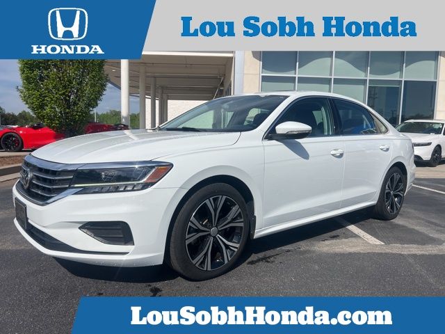 Pure White 2022 Volkswagen Passat 2.0T SE FWD Sedan Front-Wheel Drive 6-Speed Automatic