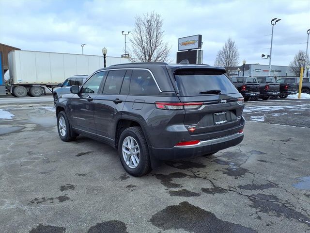 New 2025 Gray Jeep Laredo image 5