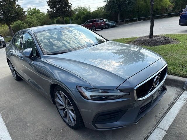 2019 Volvo S60 T5 Momentum FWD    