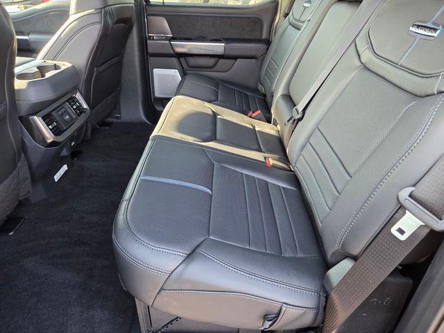 2026 Ford F-350 Super Duty Platinum - Photo 7