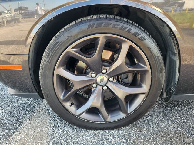 2018 Dodge Challenger SXT - 8