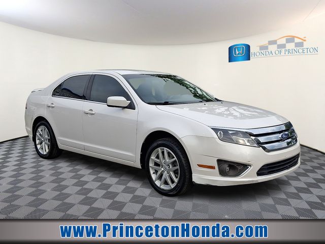 White Platinum Clearcoat Metallic 2011 Ford Fusion Sedan Front-Wheel Drive 6-Speed Automatic
