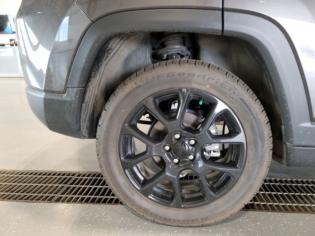 2022 Granite Crystal Metallic Clearcoat Jeep Compass Altitude 4X4 SUV