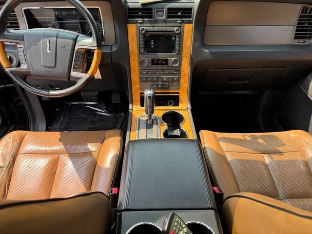 2011 Lincoln Navigator Base - Tuxedo Black Metallic exterior view 15