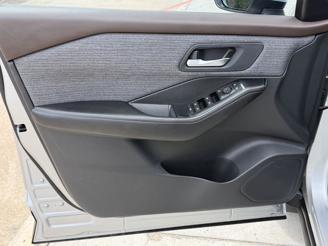 2023 Nissan Rogue SV - 9