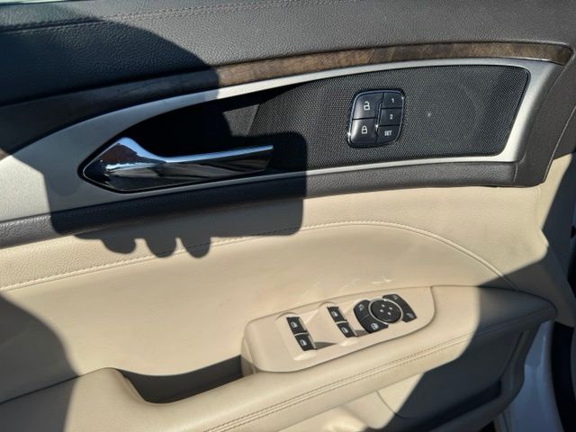 Used 2017 White Lincoln Reserve image 20