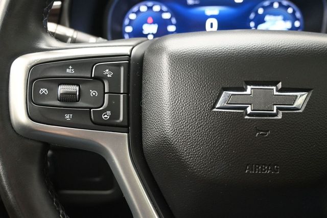 Used 2023 Gray Chevrolet Z71 image 28