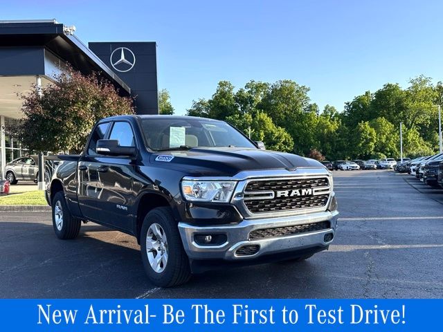 Diamond Black Crystal Pearlcoat 2022 RAM 1500 Pickup Truck Four-Wheel Drive 8-Speed Automatic