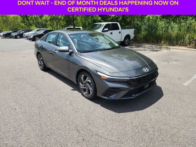 Gray 2025 Hyundai Elantra Sedan Front-Wheel Drive Continuously Variable Transmission