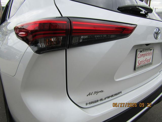 used 2023 Toyota Highlander car, priced at $37,999