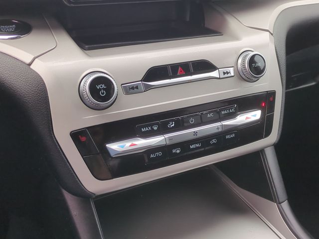 Used 2023 White Ford XLT image 36