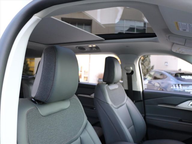 2026 Ford Explorer Active - Photo 8