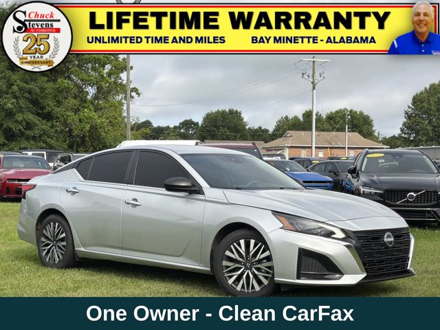 Brilliant Silver Metallic 2024 Nissan Altima Sedan Front-Wheel Drive Continuously Variable Transmission
