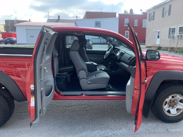 Used 2014 Toyota Tacoma Truck