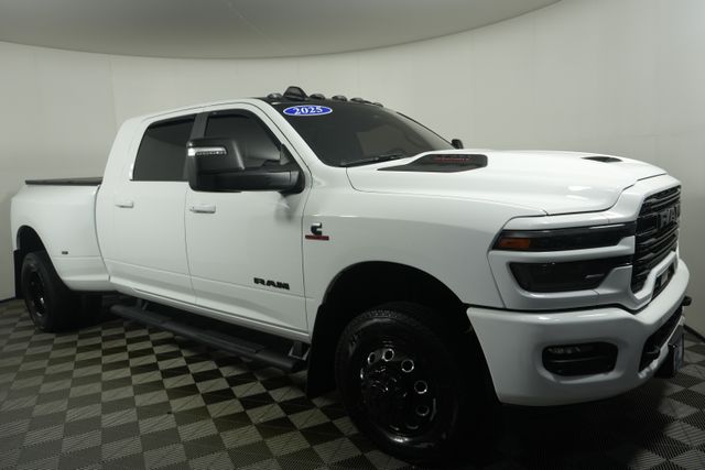 Bright White Clearcoat 2025 RAM 3500 Pickup Truck Four-Wheel Drive 8-Speed Automatic