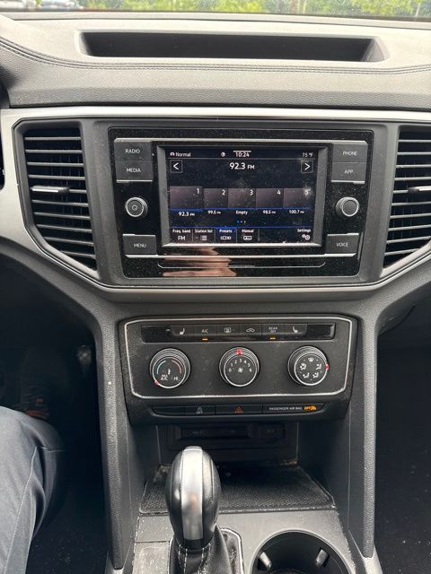 2023 Volkswagen Atlas 2.0T SE White at Sutliff Volkswagen