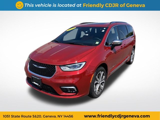 2025 Chrysler Pacifica Rojo (Red Hot Pearlcoat) Minivan Tracción en las cuatro ruedas 9 velocidades Automática