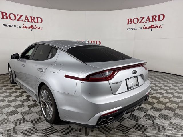 2018 Silky Silver Kia Stinger Base RWD Sedan