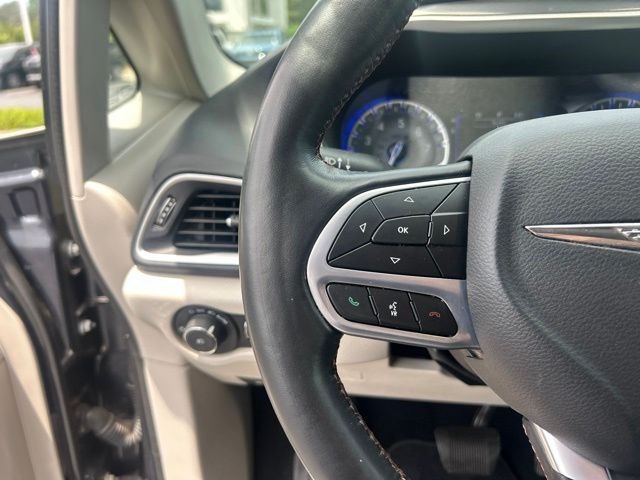 Used 2020 Chrysler Pacifica Van