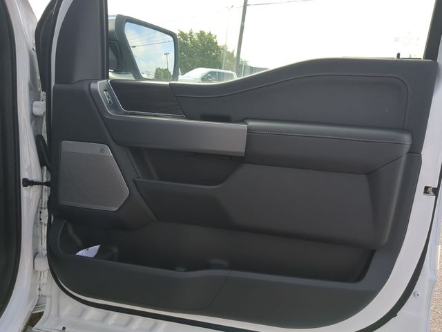 New 2026 Oxford White Ford Lariat® image 40