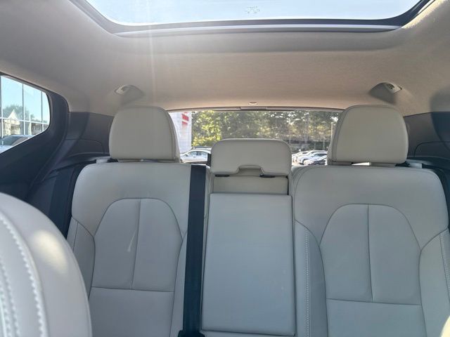 Used 2024 Volvo XC40 SUV