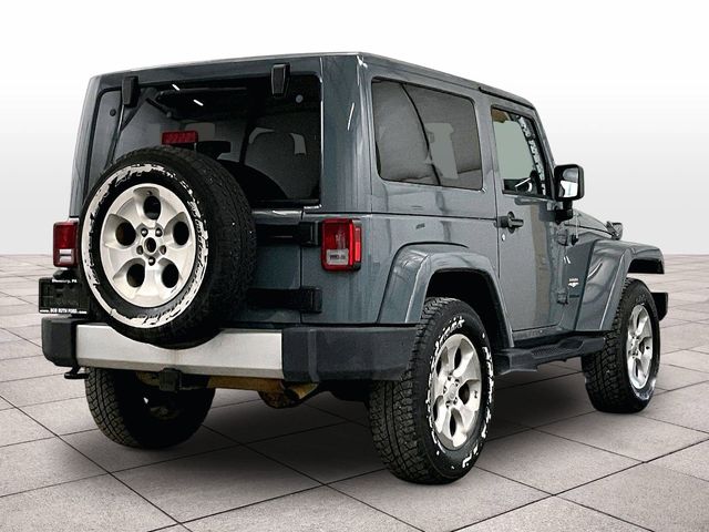 2014 Jeep Wrangler Sahara - 11