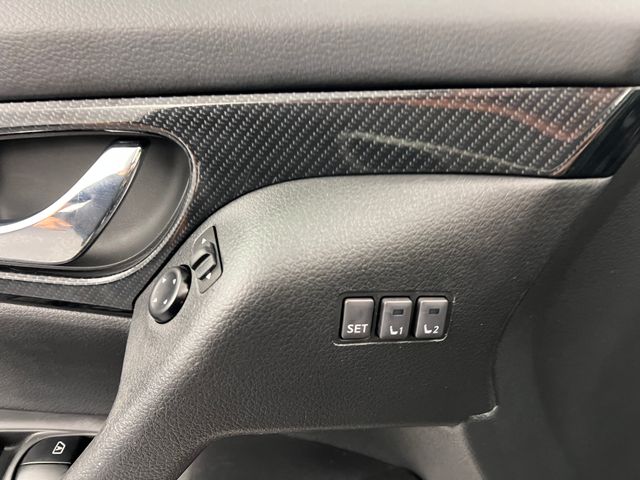 2017 Gun Metallic Nissan Rogue SL FWD SUV