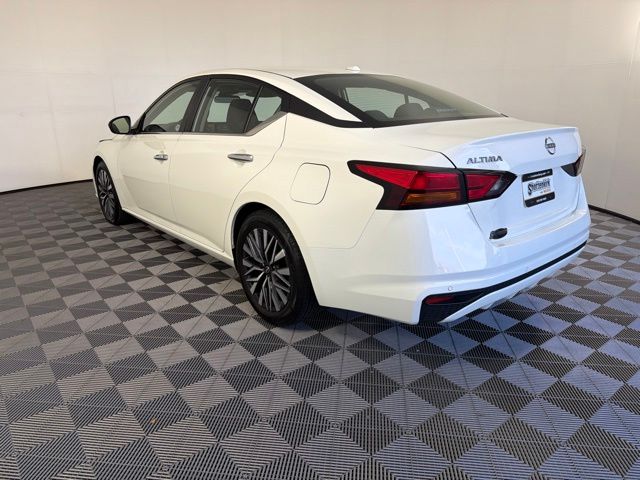 Used 2025 Nissan Altima Sedan