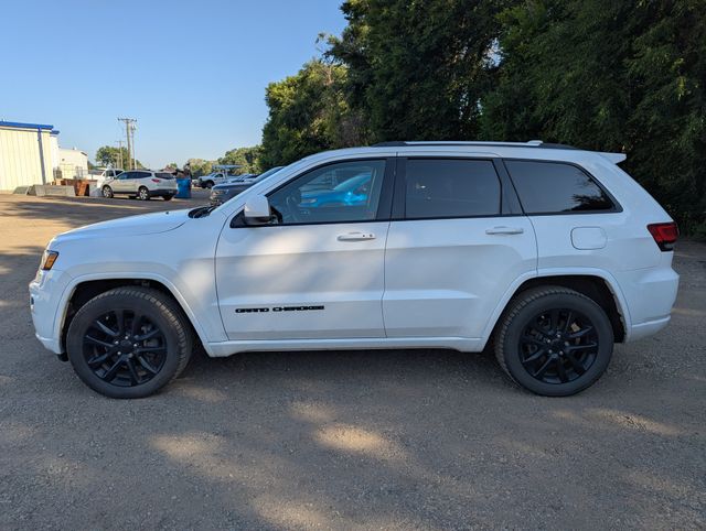 2019 Bright White Clearcoat Jeep Grand Cherokee Altitude 4X4 SUV