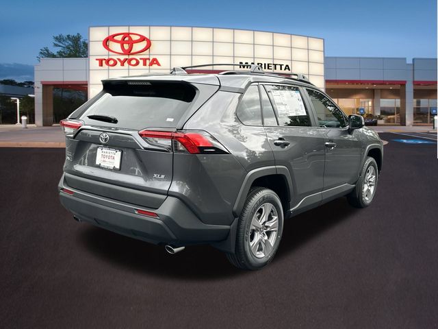 2024 Toyota RAV4 XLE 28