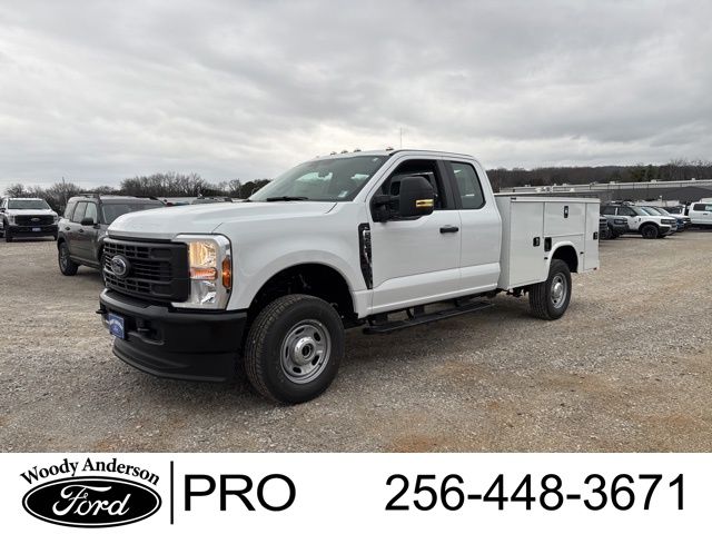 Oxford White 2026 Ford F-250 Super Duty Pickup Truck Four-Wheel Drive Automatic