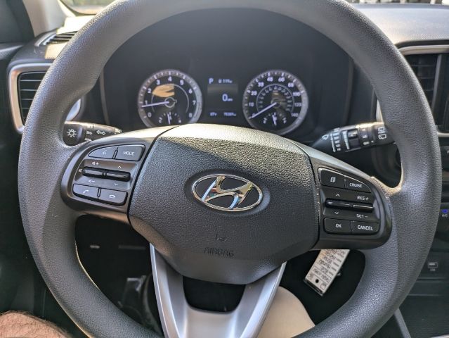 2021 Hyundai Venue SE 19