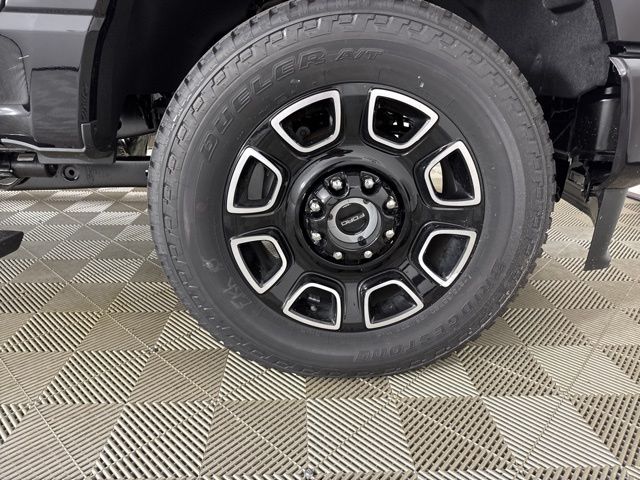 2025 Agate Black Metallic Ford Super Duty F-350 SRW Platinum 4X4 Truck