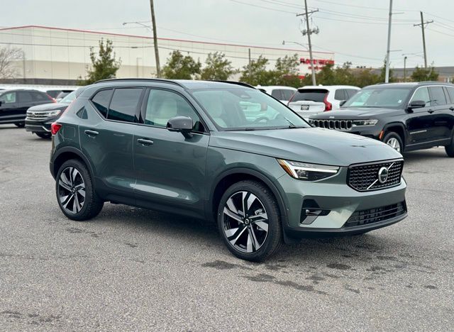 2026 Volvo XC40 B5 Ultra