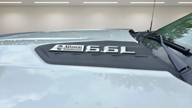 Used 2024 White Chevrolet Custom image 37