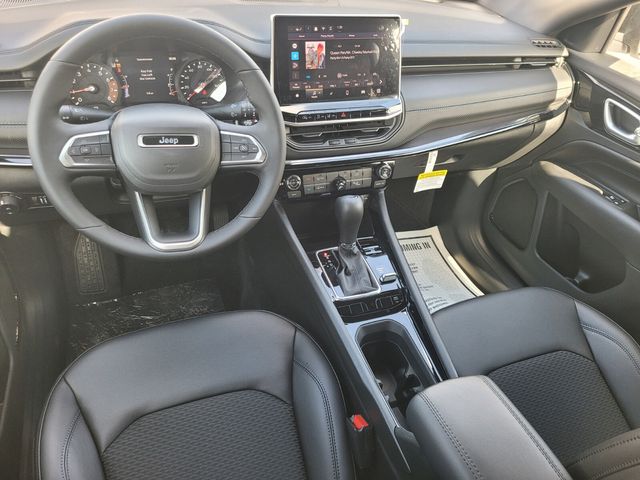 New 2026 White/off-white Jeep Latitude image 9