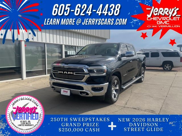 Diamond Black Crystal Pearlcoat 2022 RAM 1500 Laramie Crew Cab 4WD Pickup Truck Four-Wheel Drive 8-Speed Automatic