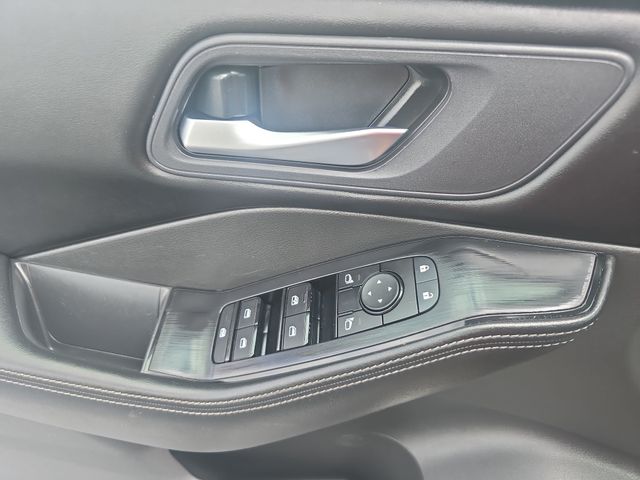 Used 2025 Nissan Rogue SUV