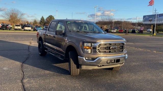 2023 Ford F-150 XLT 2