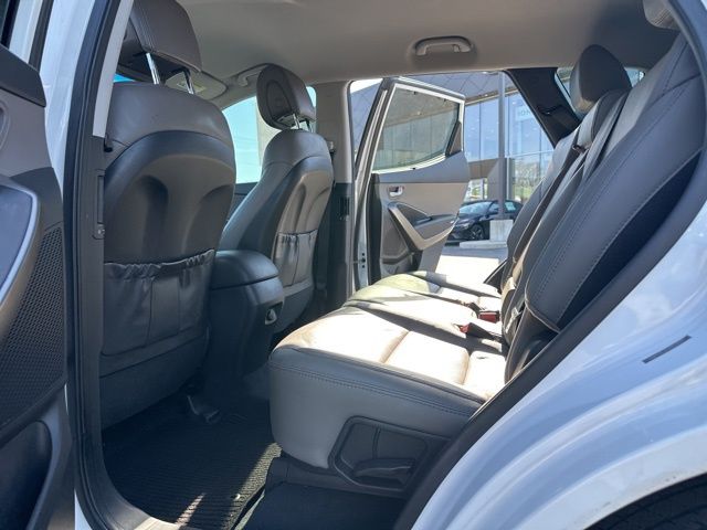 Used 2018 White Hyundai 2.4 Base image 38