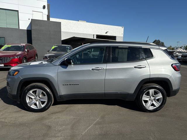 2022 Jeep Compass Latitude 8