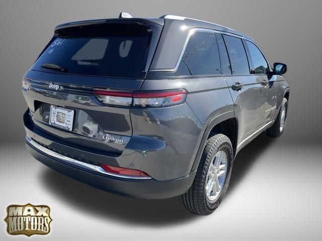 2025 Jeep Grand Cherokee  12