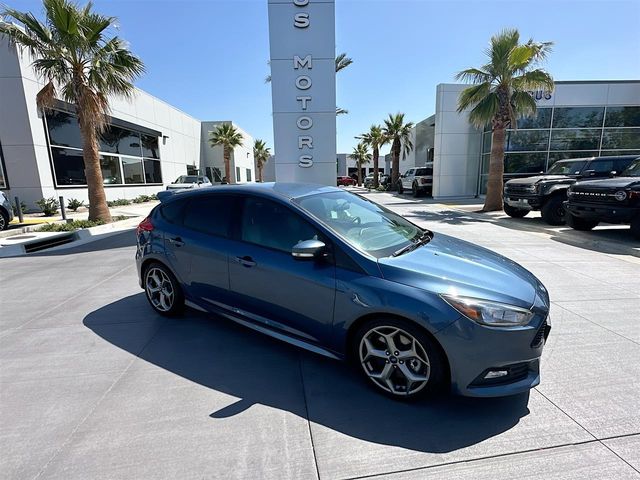 Lightning Blue Metallic 2018 Ford Focus ST Hatchback Front-Wheel Drive 6-Speed Manual